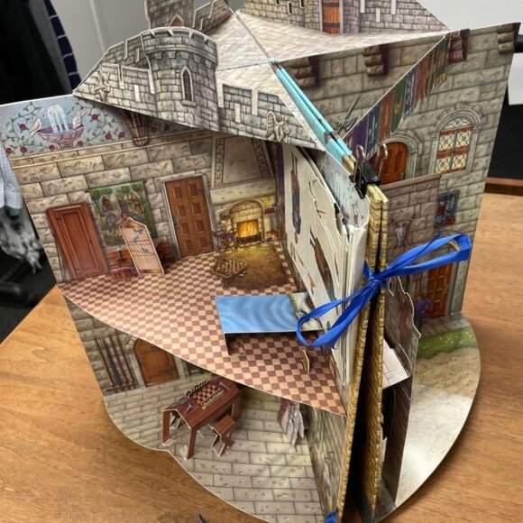 Medieval Castle by Phil Wilson Hardback Expanding Book - GUC - Picture 9 of 12